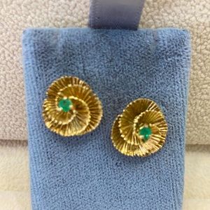 14 karat gold and emerald flower earrings
